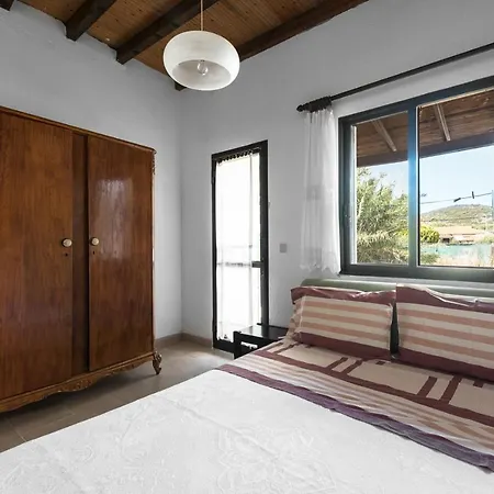 Holiday home #luxlikehome Traditional Country House Toroni